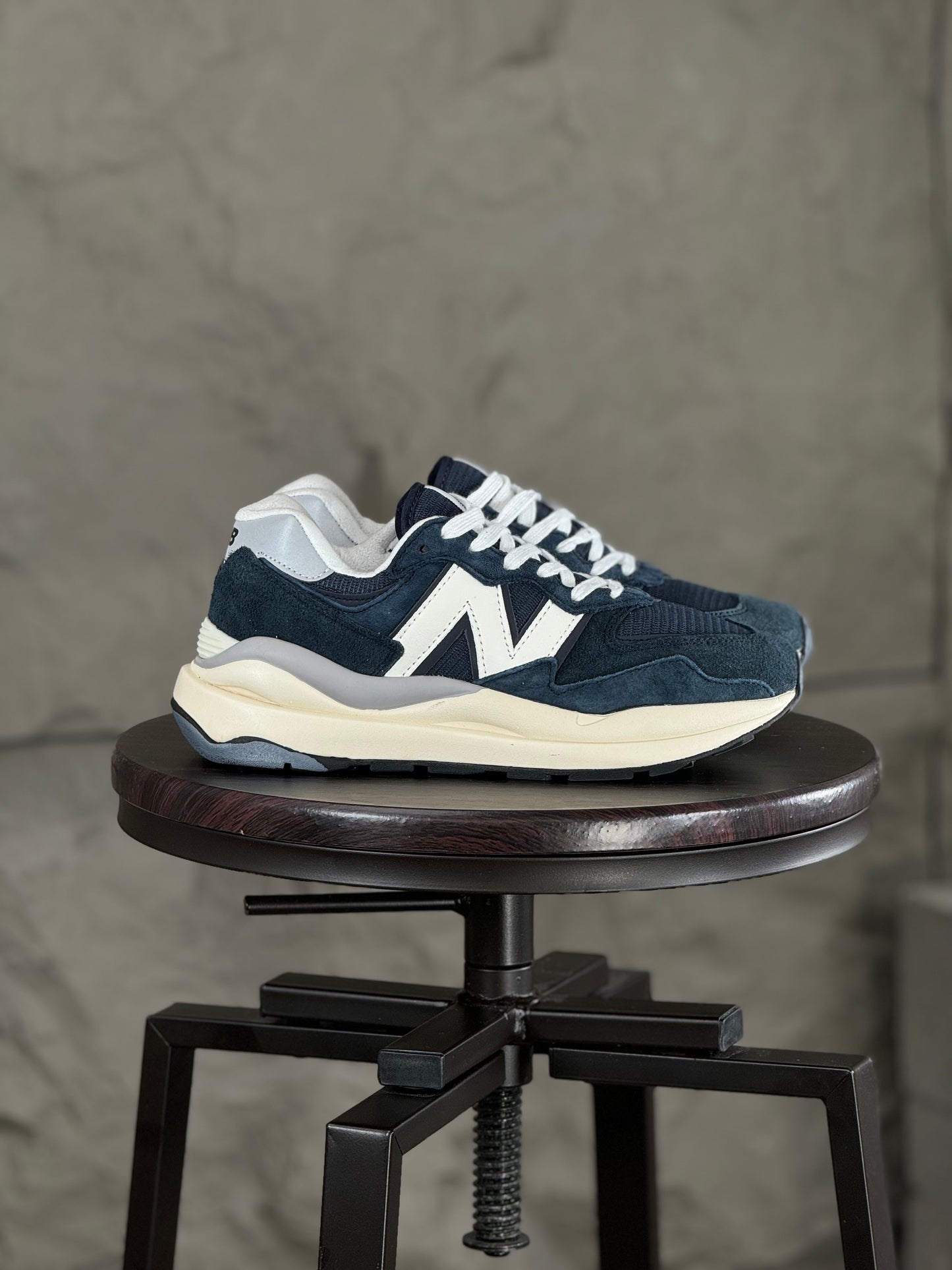 New Balance 5749