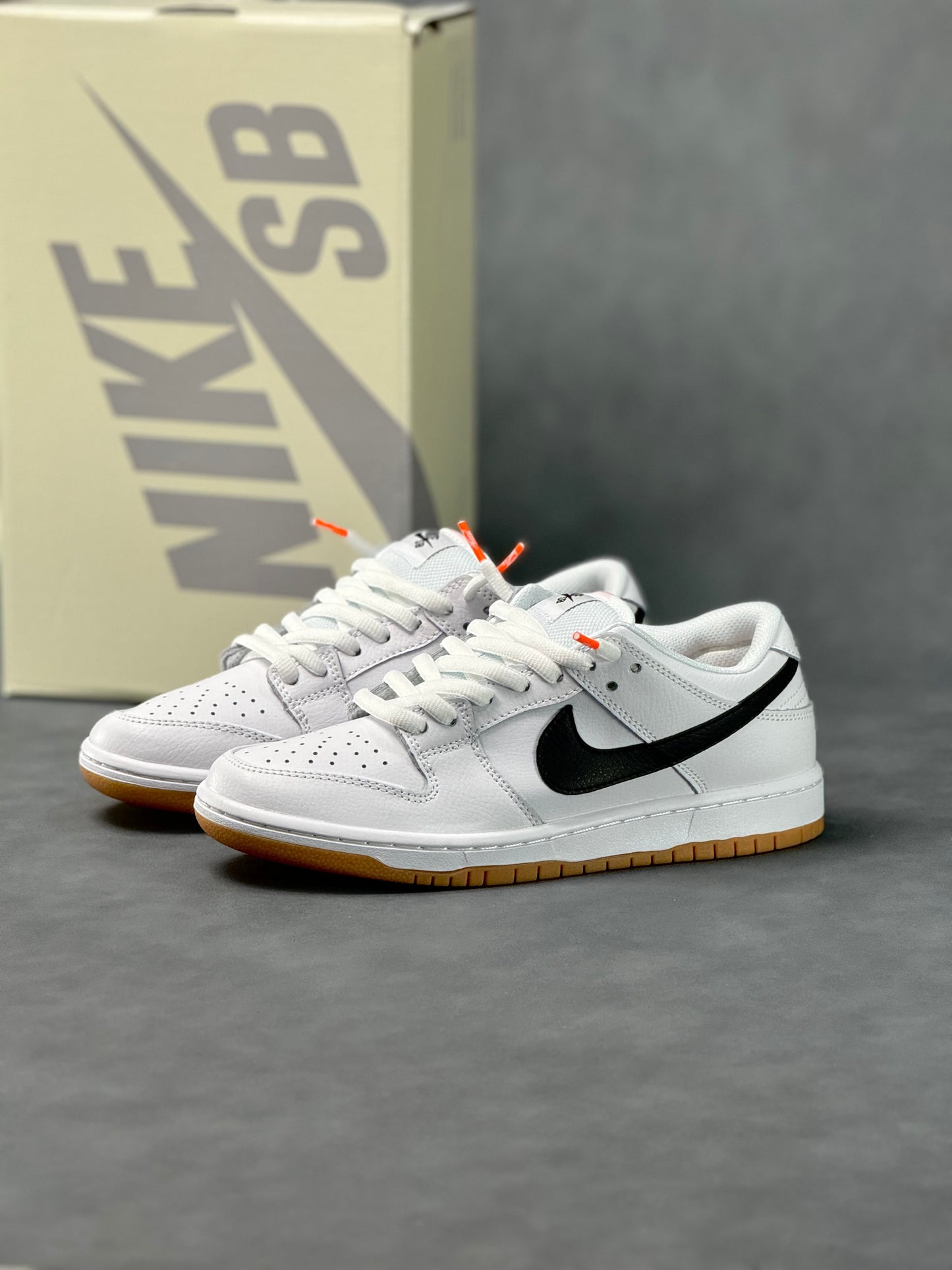 Nike Sb Dunk Low White Gum