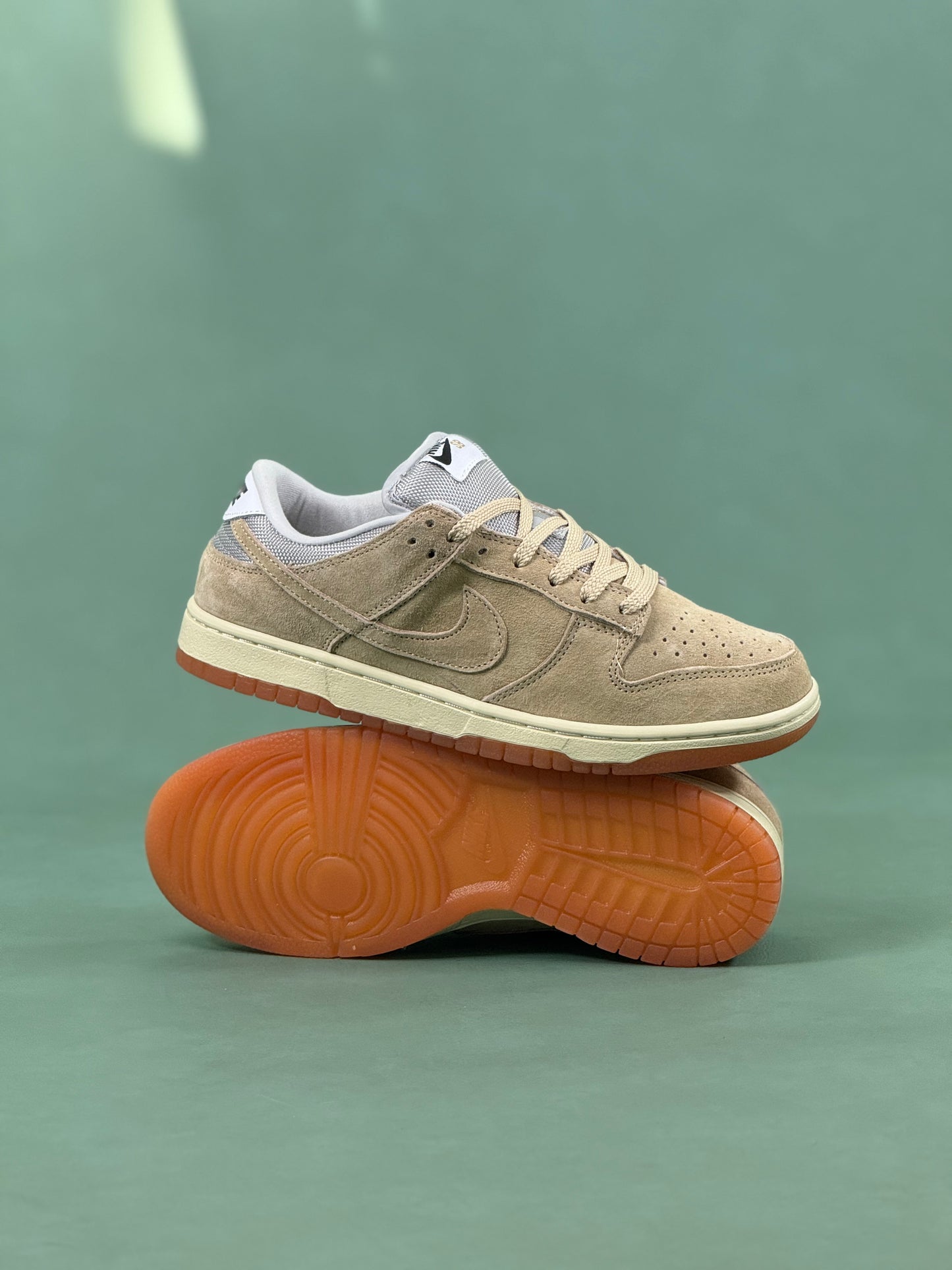 Nike Sb Dunk low Parachute beige