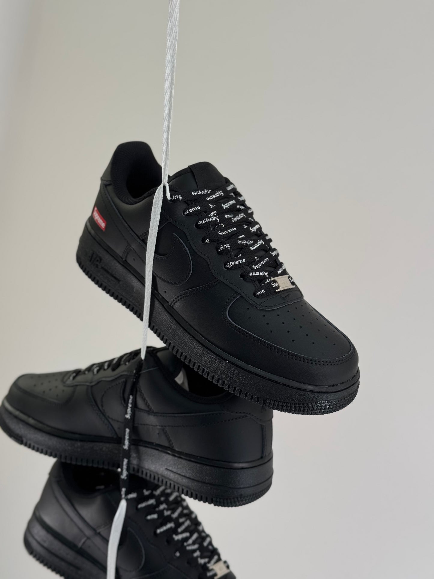 Air Force One x Supreme Black Classic