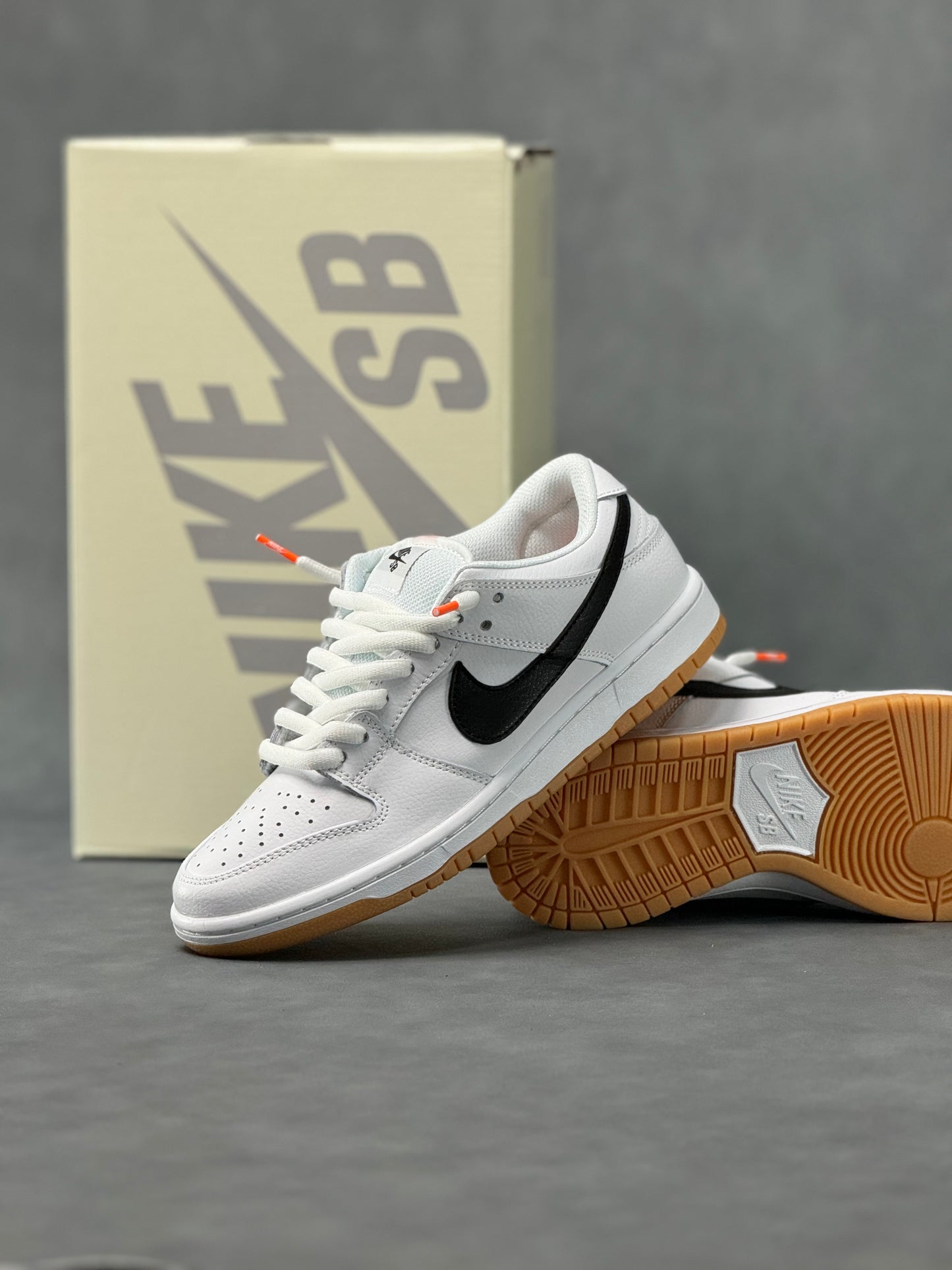 Nike Sb Dunk Low White Gum