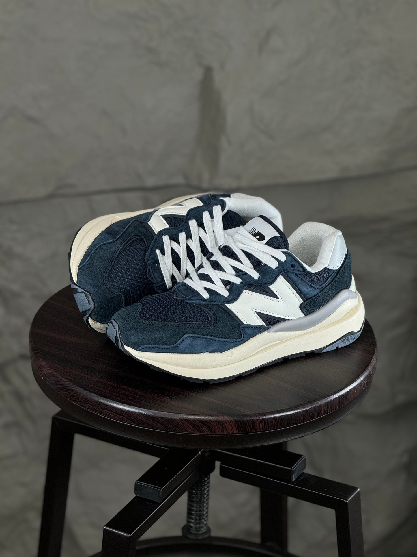 New Balance 5749