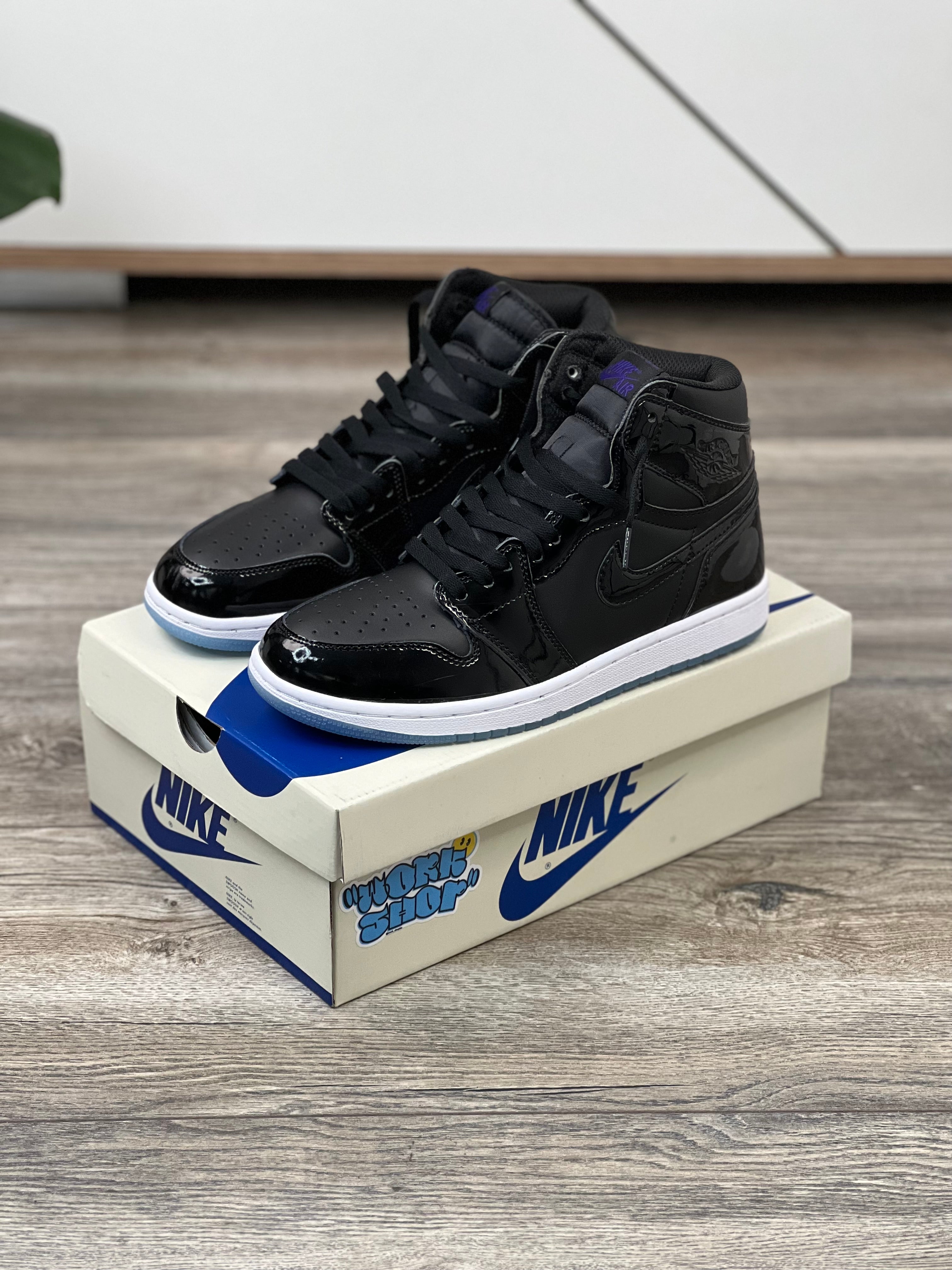 Air Jordan 1 Mid SE Space Jam