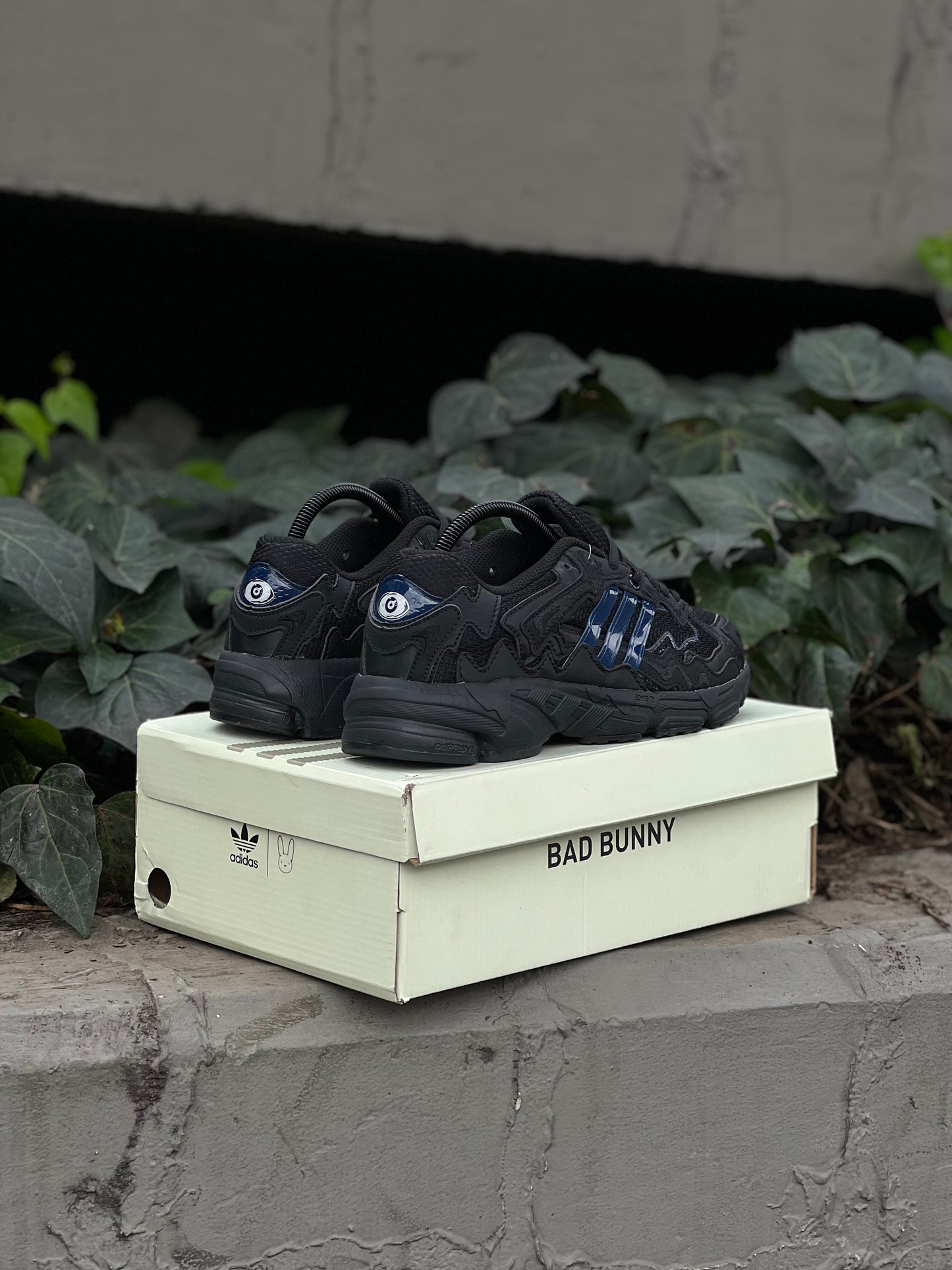 Adidas Response CL Bad Bunny