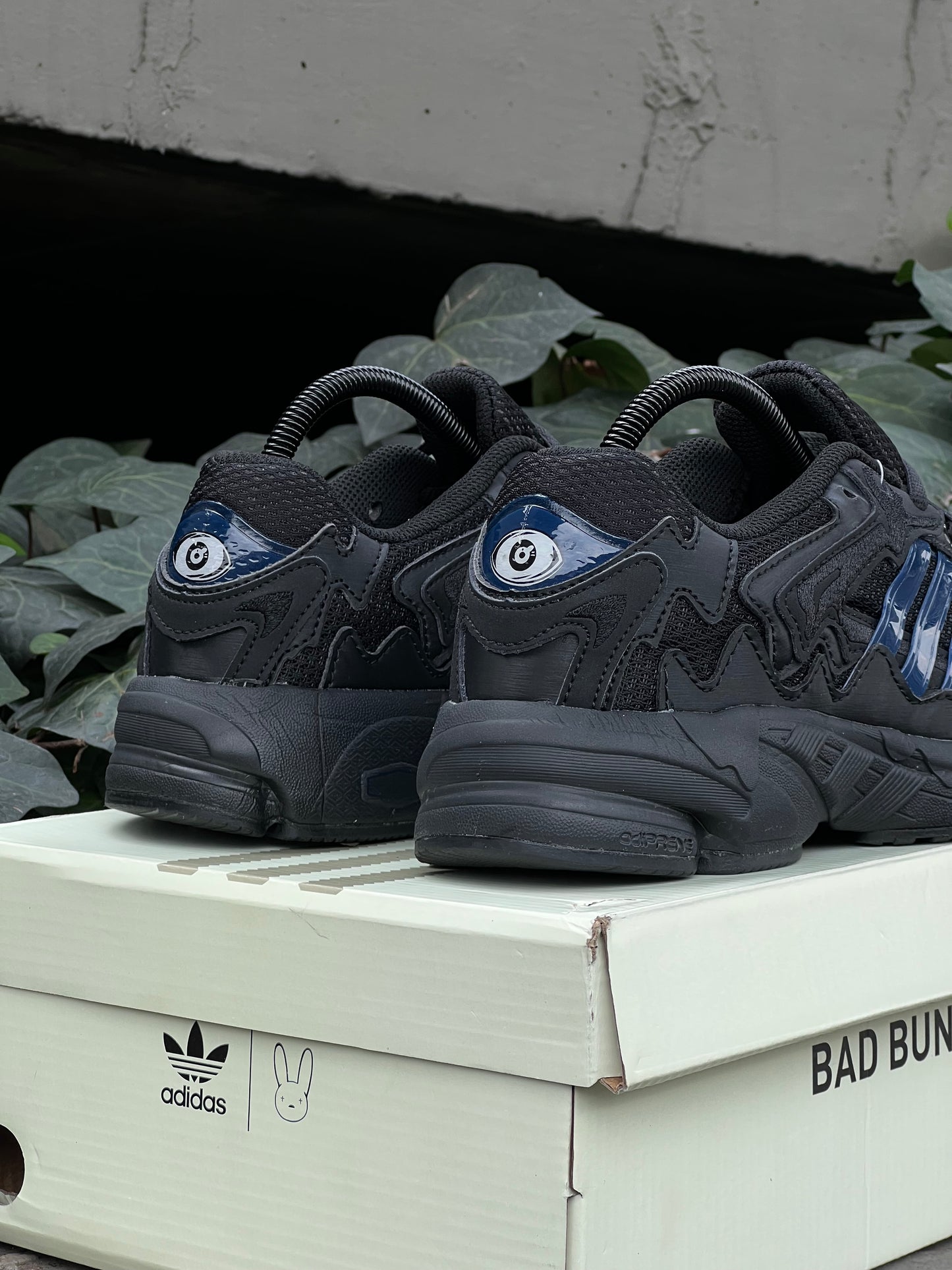 Adidas Response CL Bad Bunny