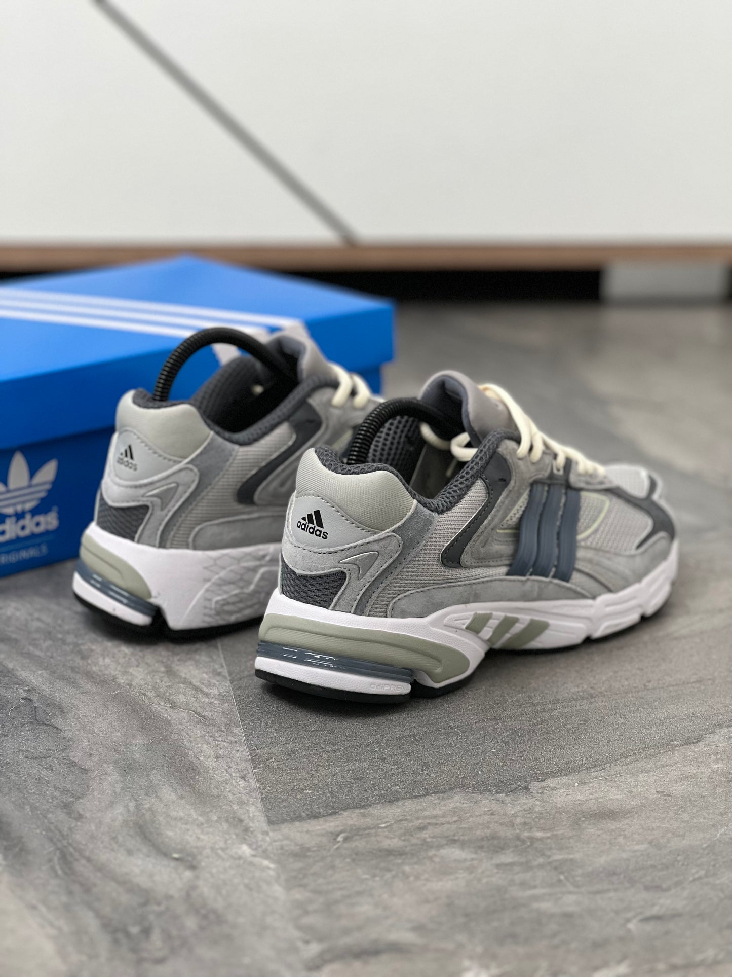 Adidas Response CL