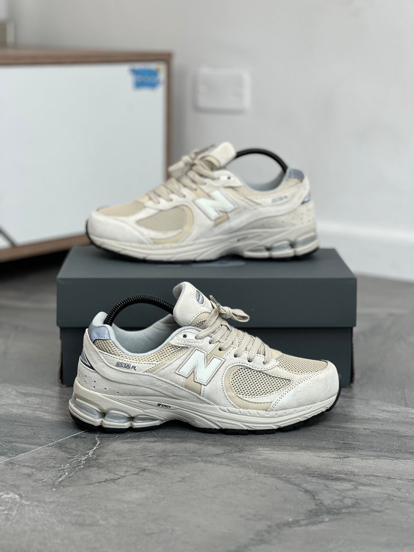 New Balance 2002r