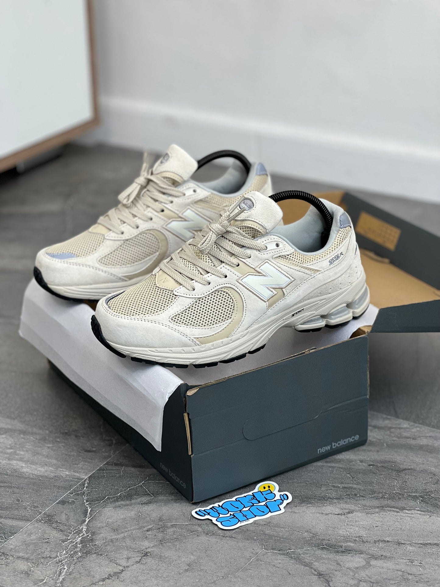 New Balance 2002r