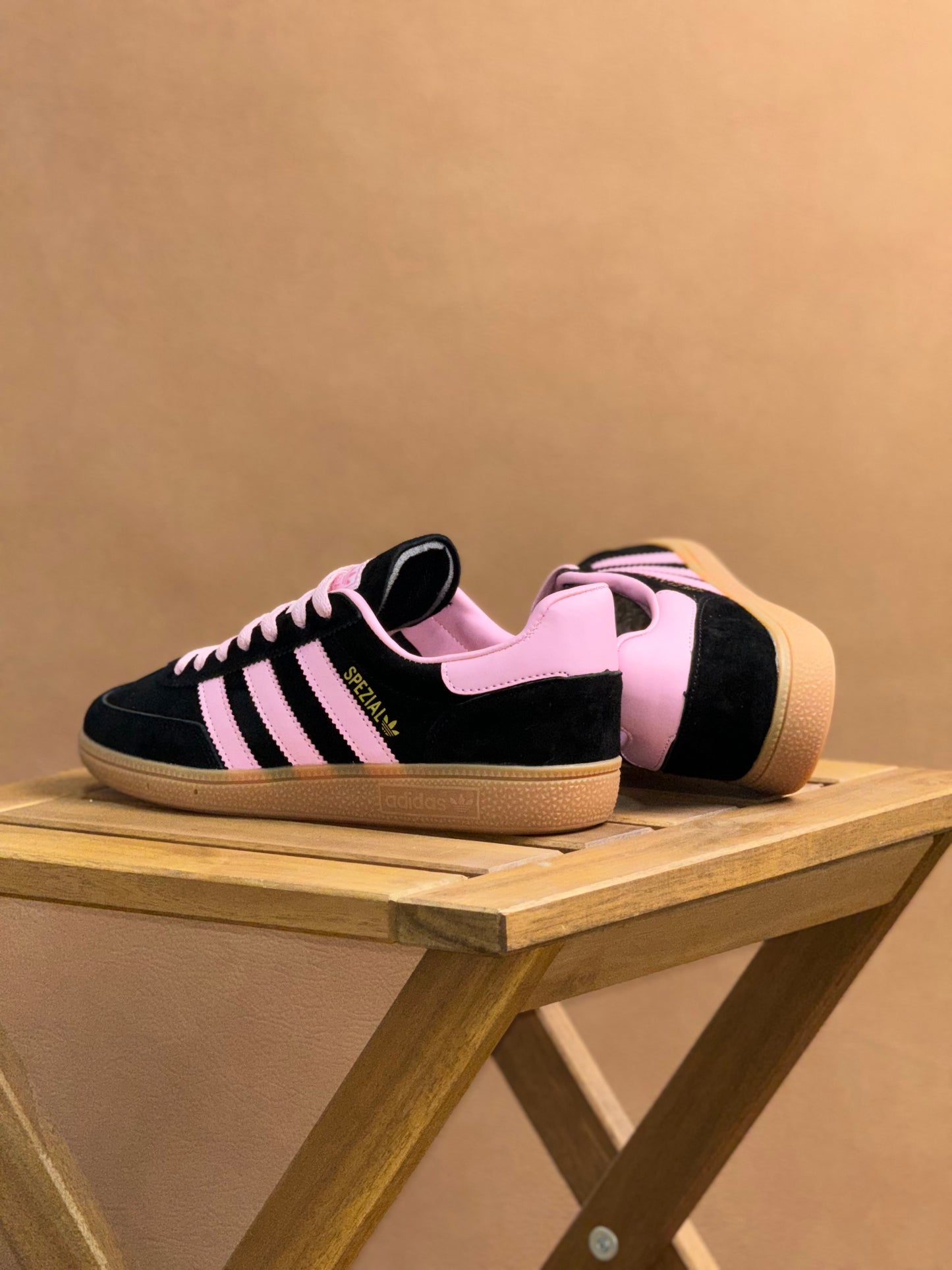 Adidas Handball Spezial Core black/Pink Gum