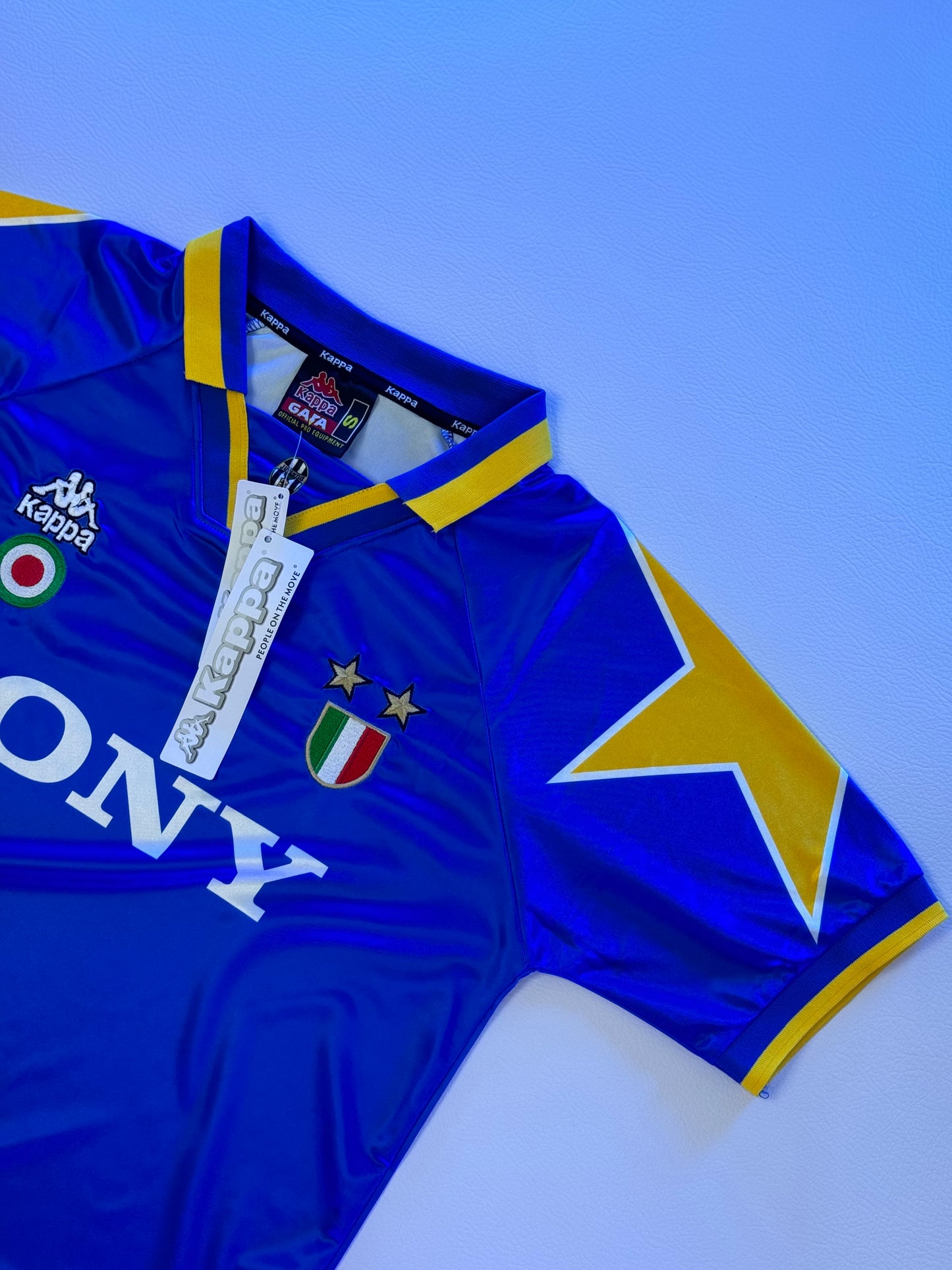 Camiseta Retro Juventus 1995-1996 Away x Kappa