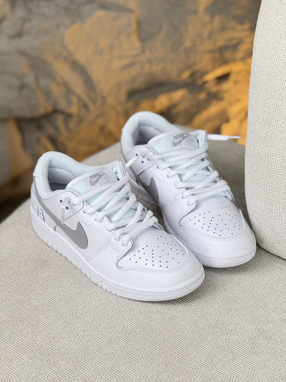 Nike Sb x Supreme White