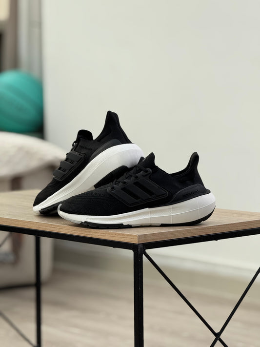 Adidas Ultraboost Light 23