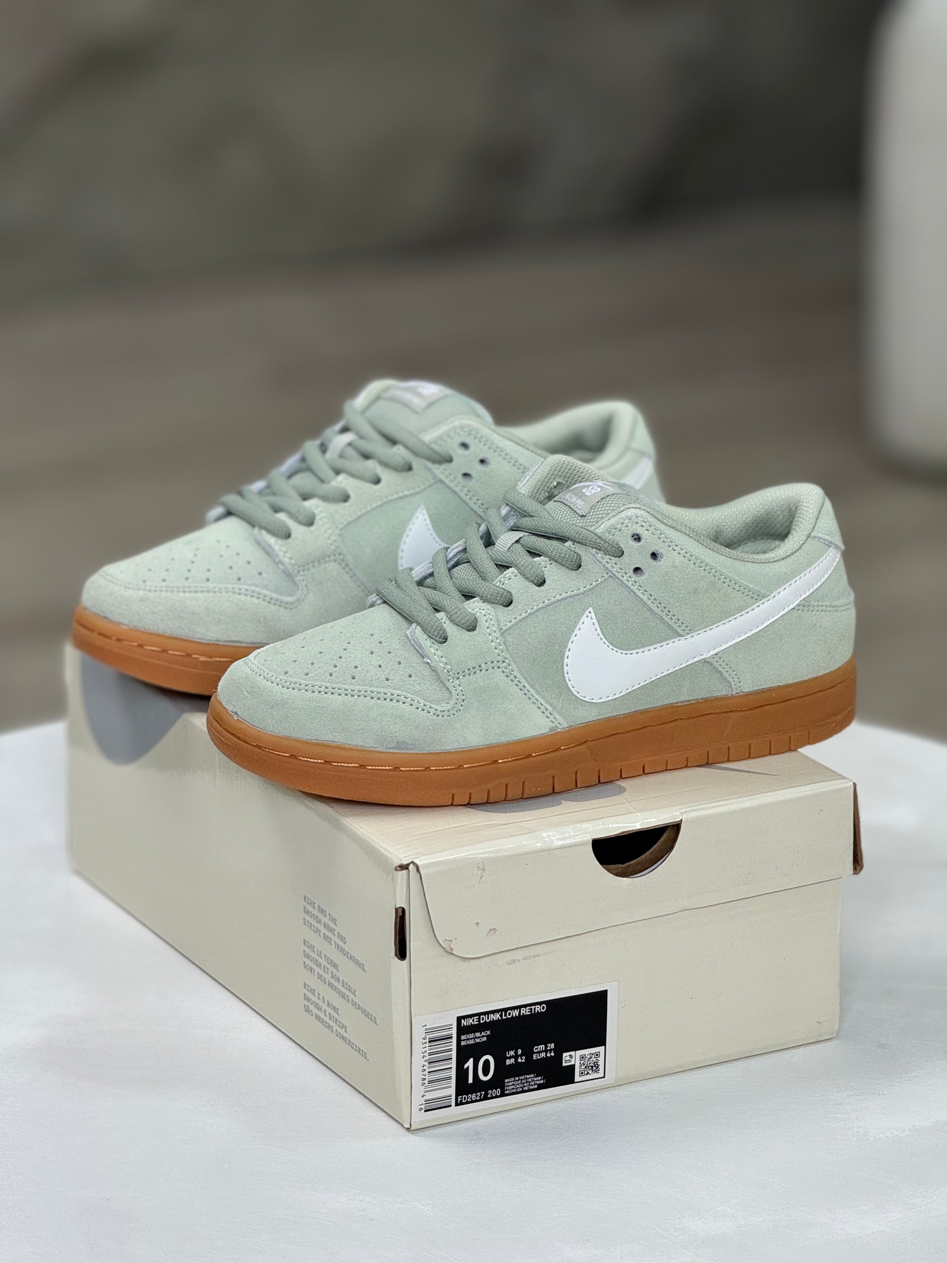 Nike SB Dunk Low Island Green Gum