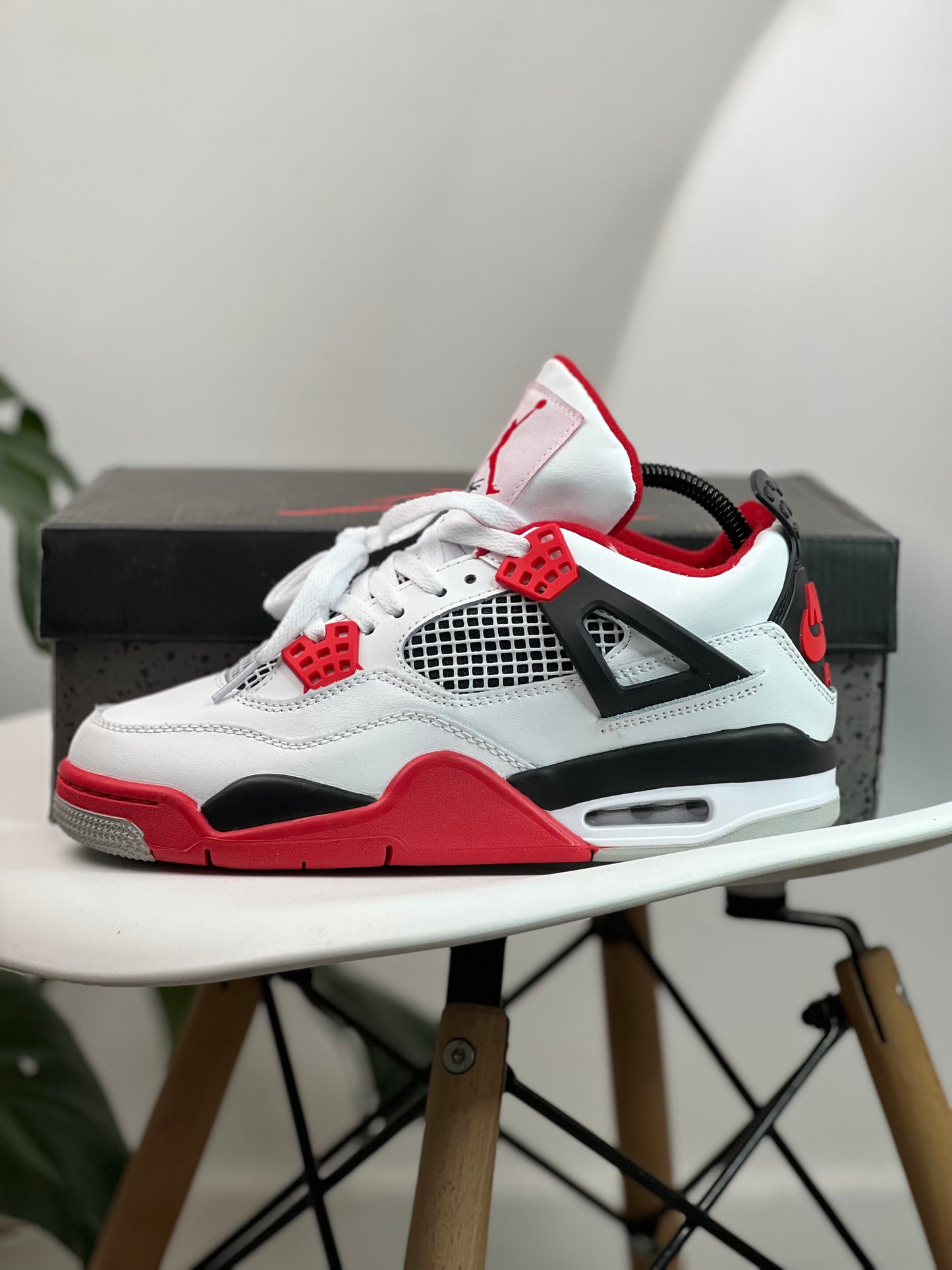 Air Jordan 4 Fire Red