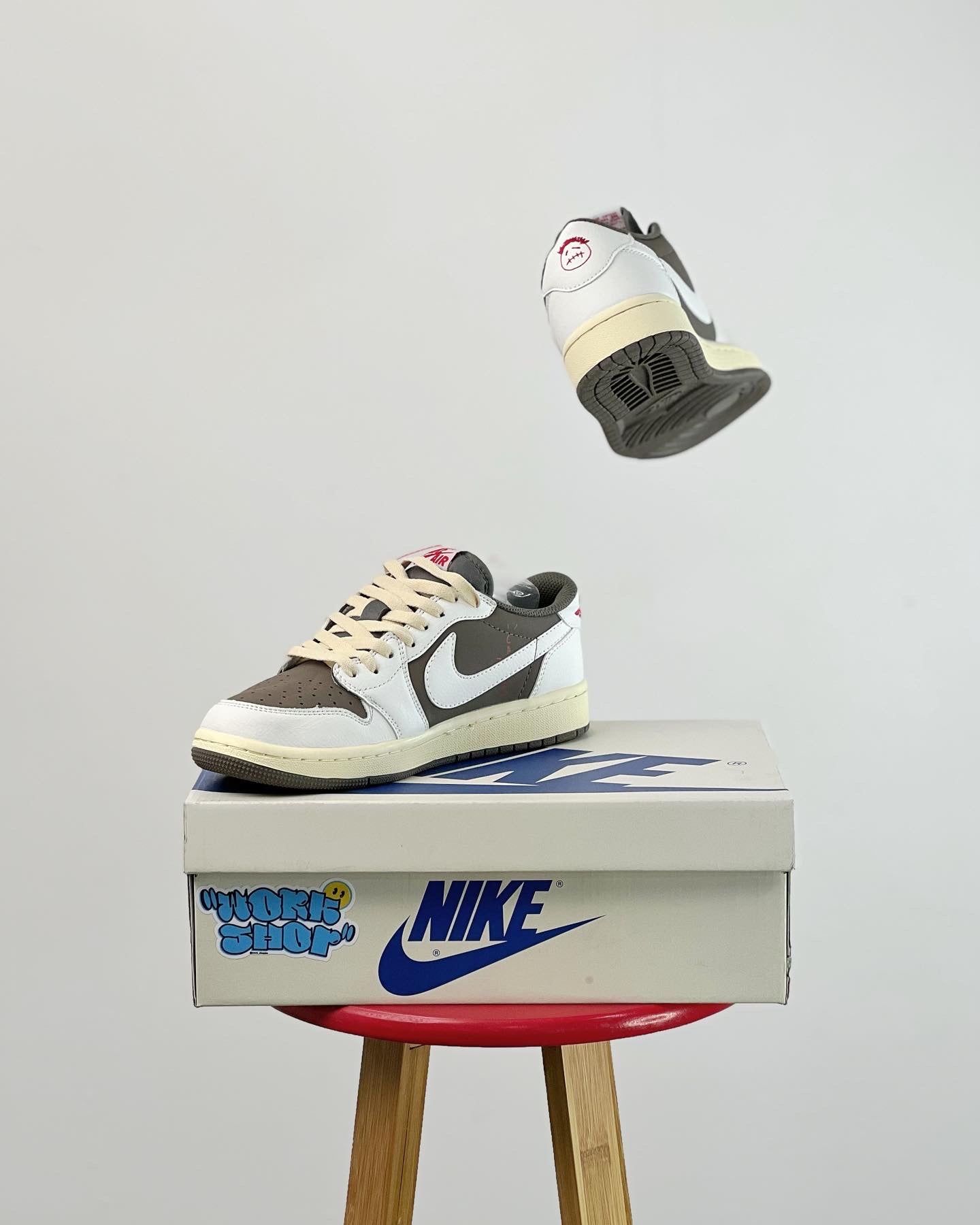 Air Jordan 1 Low Travis Scott Reverse Mocha