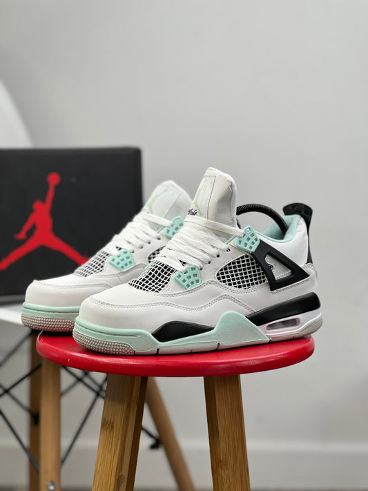 Air Jordan Retro 4