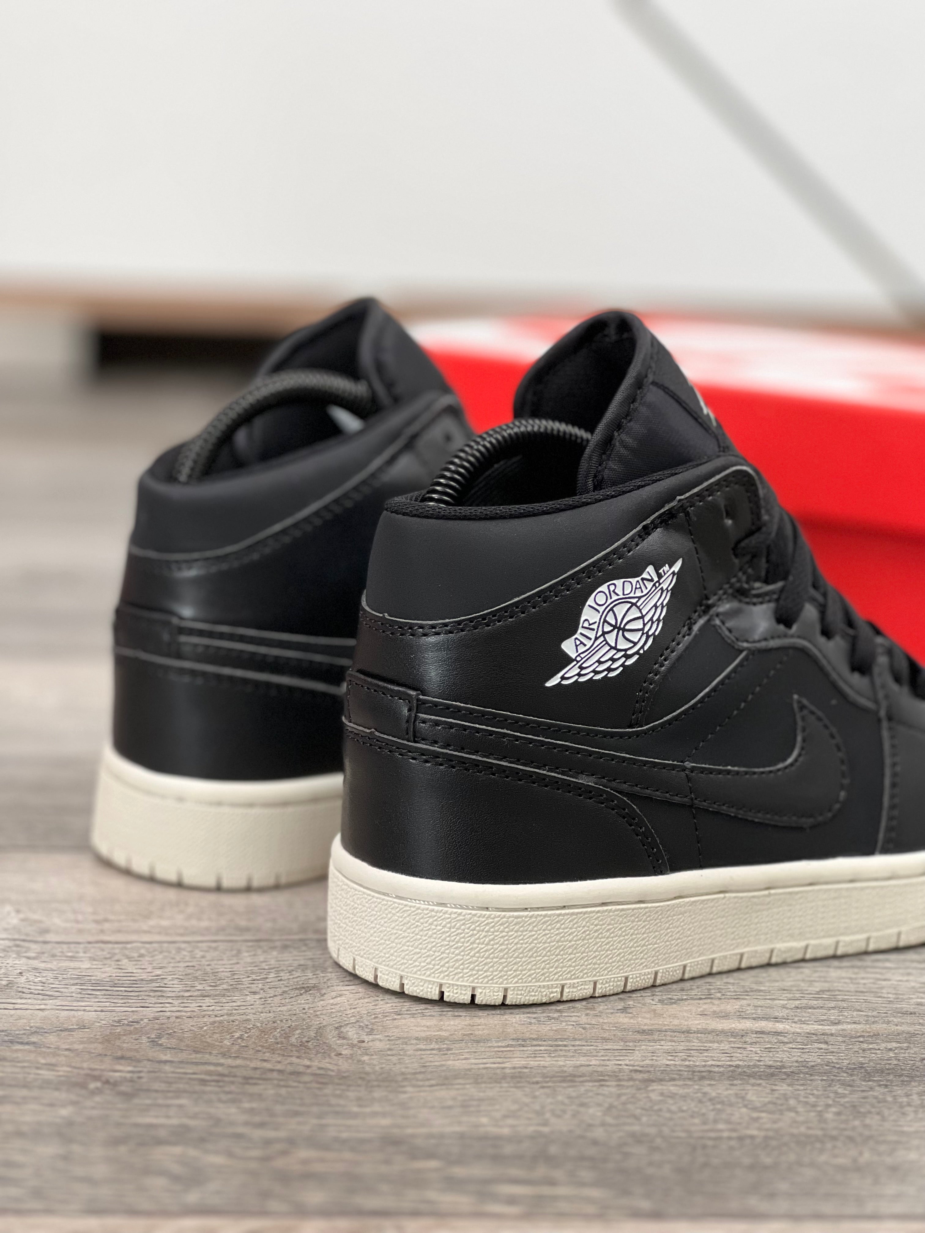 Retro 1 negras online