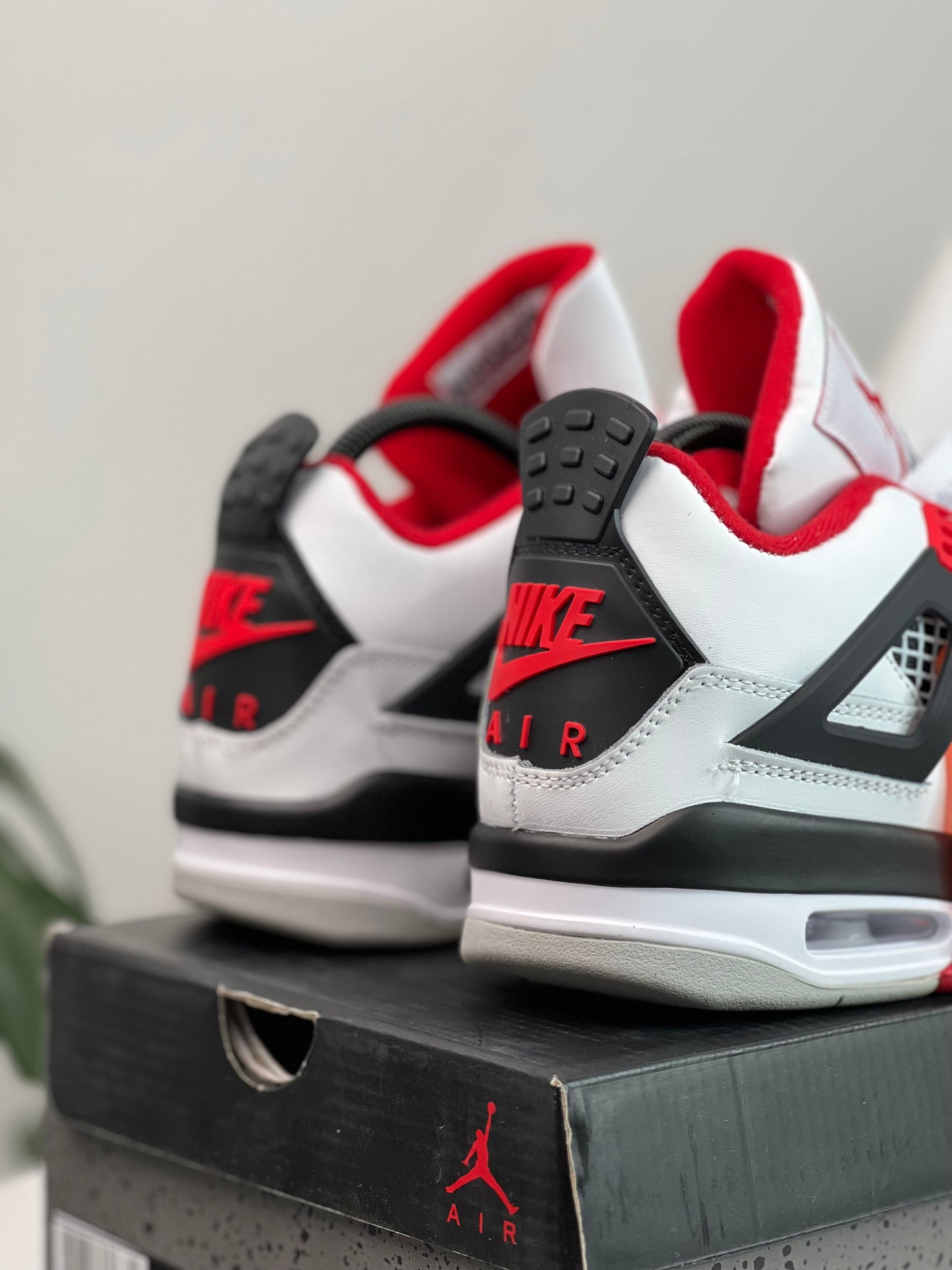 Air Jordan 4 Fire Red