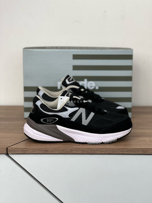 New Balance 990v6