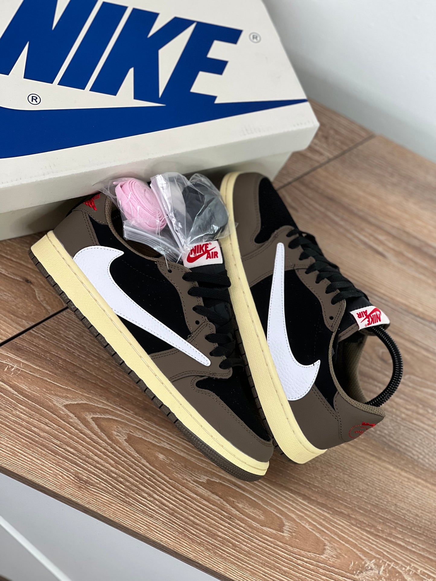 Air Jordan 1 Low X Travis Scott