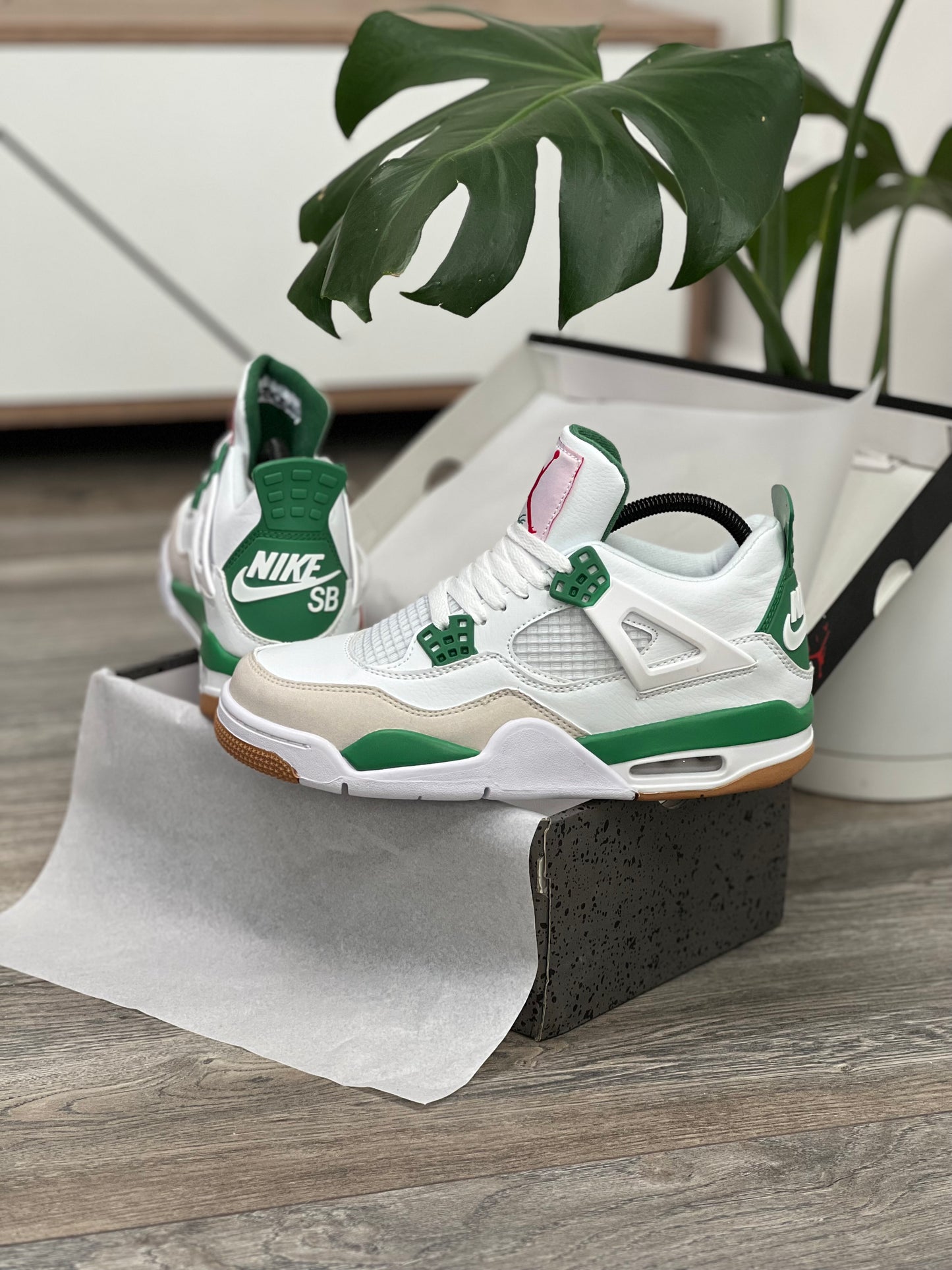 Jordan 4 Retro SB Pine Green