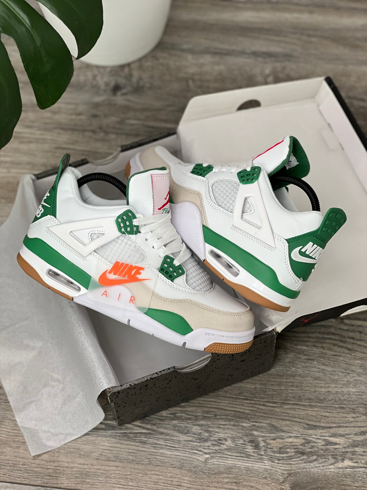 Jordan 4 Retro SB Pine Green