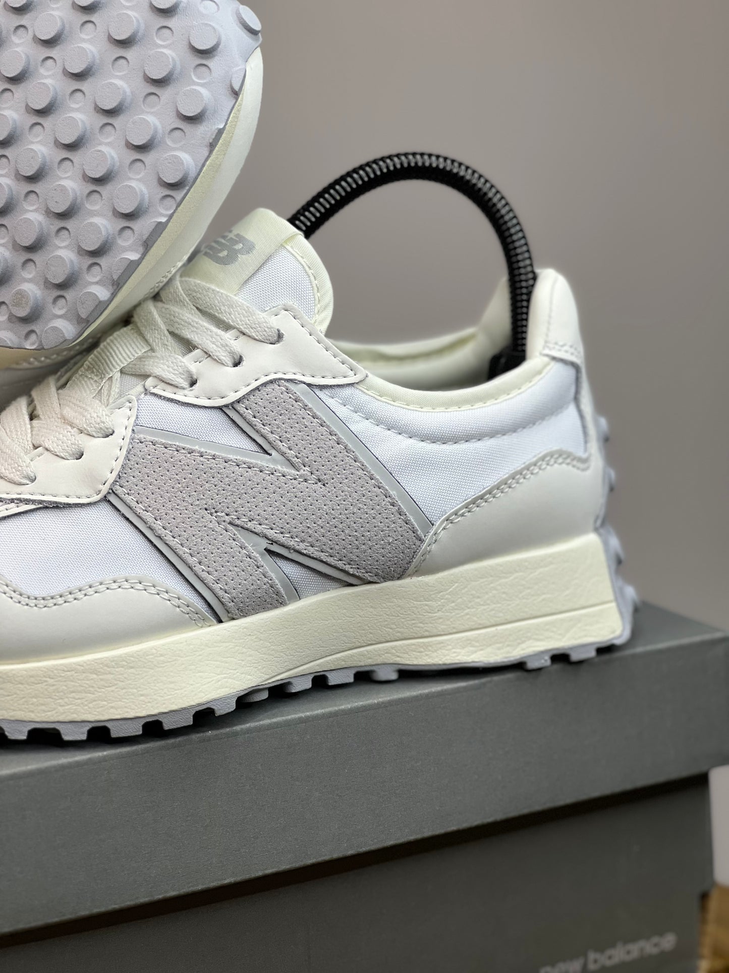 New Balance 327 White Pack