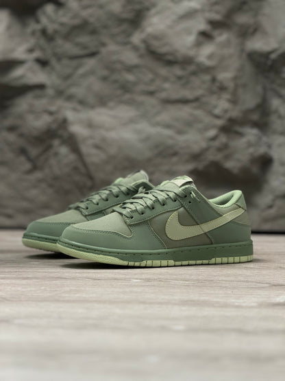 Nike Dunk Low Premium “Oil Green”