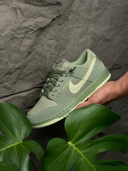 Nike Dunk Low Premium “Oil Green”