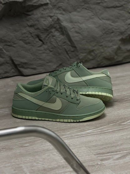 Nike Dunk Low Premium “Oil Green”