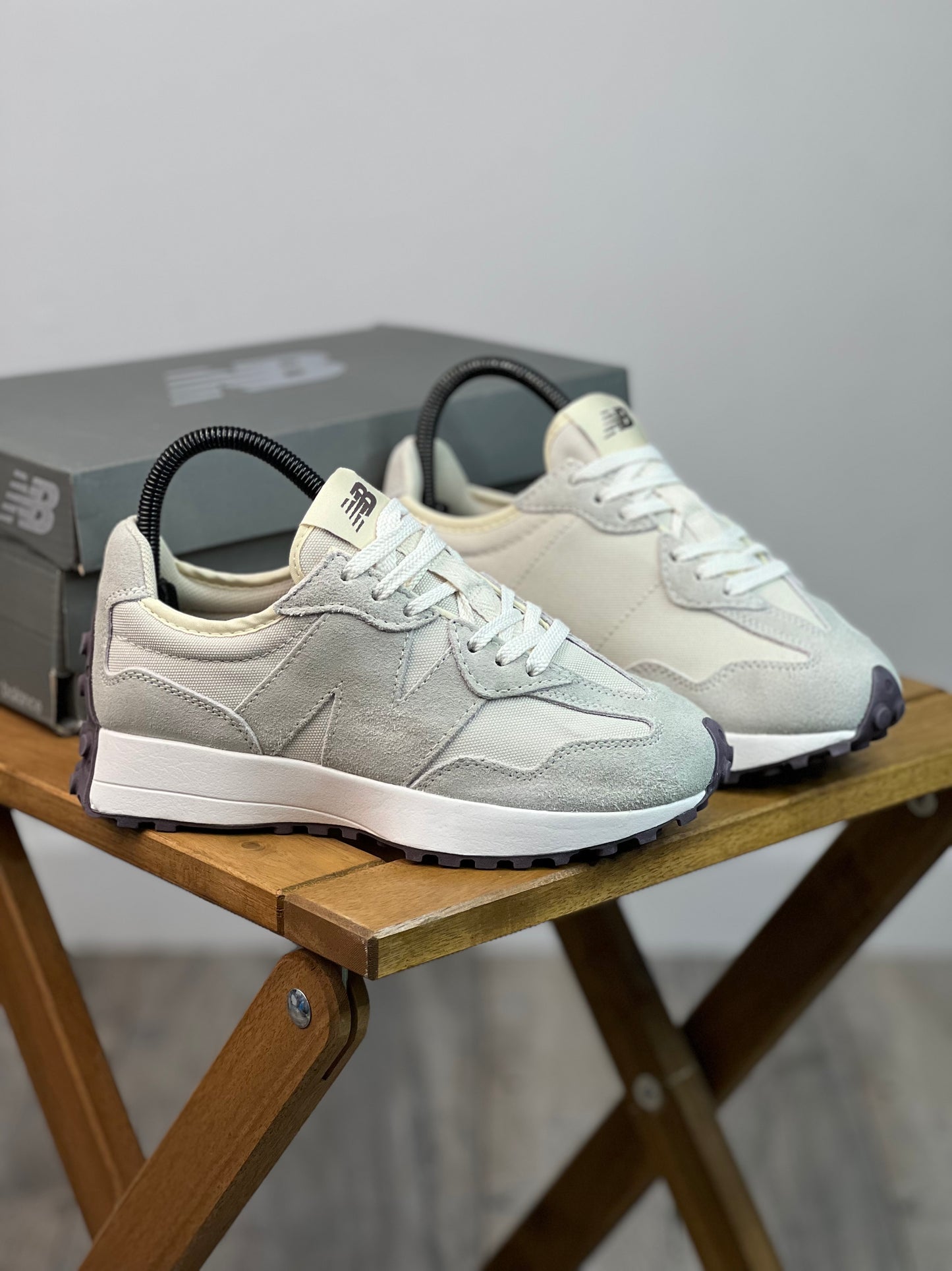 New Balance 327 Angora