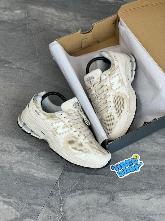 New Balance 2002r