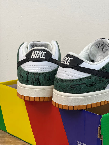 Nike Dunk Low Green Snake