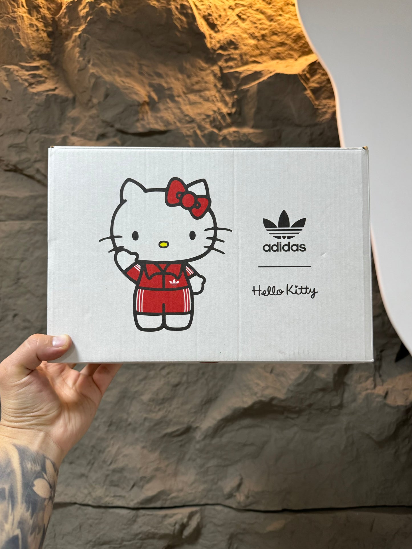 Adidas Samba 2.0 X Hello kitty