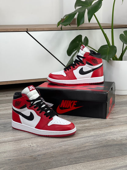 Air Jordan Retro 1 OG Chicago